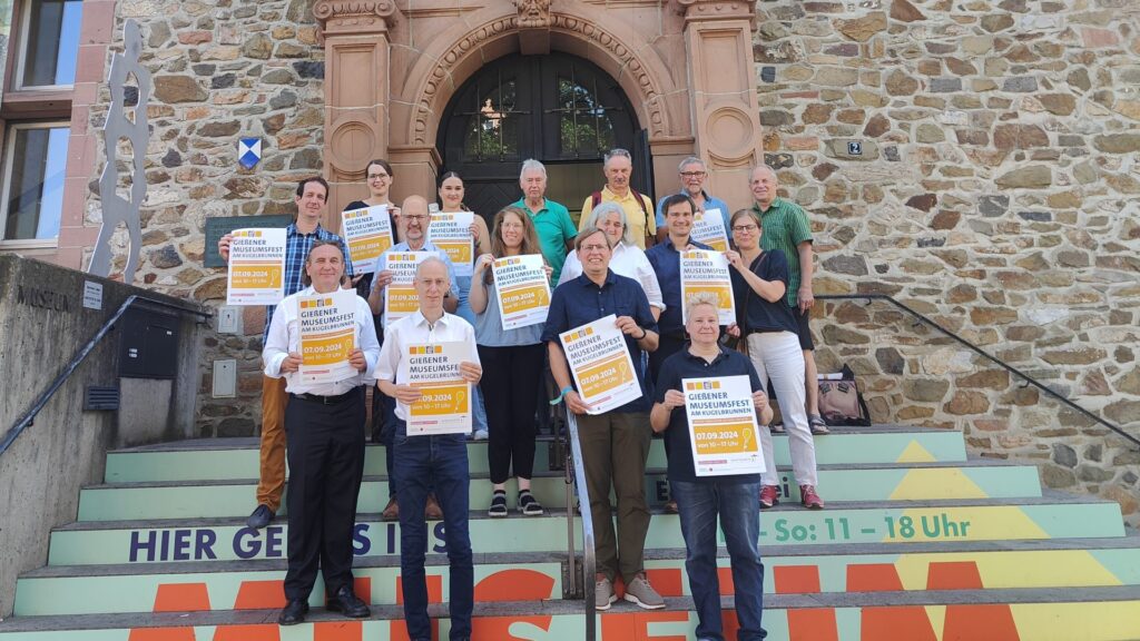 Gruppenfoto der Museen beim Gießener Museumsfest 2024 (Foto: Gießen Marketing)